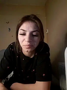 Snapshot of AntoniaHottie chatting on February 24, 8:36 pm AntoniaHottie online show from February 24, 8:36 pm