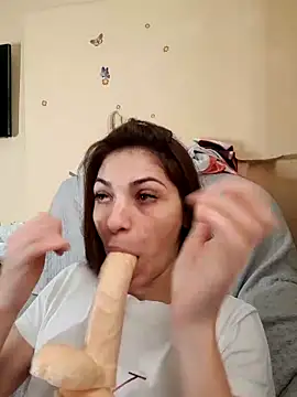 Snapshot of AntoniaHottie chatting on March 4, 1:49 pm AntoniaHottie online show from March 4, 1:49 pm