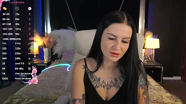 Snapshot of AmberDismond chatting on June 24, 6:12 am AmberDismond online show from June 24, 6:12 am