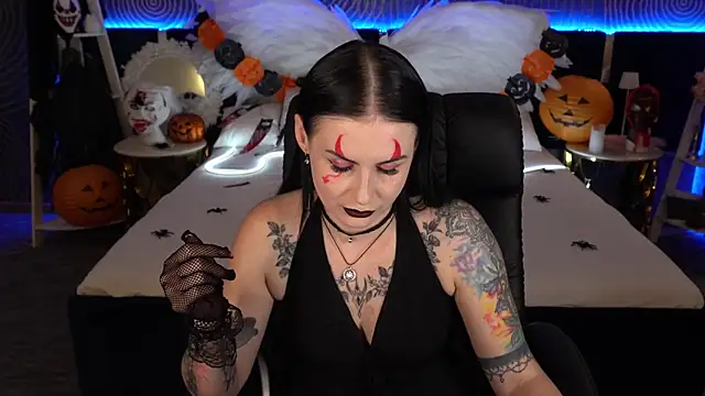 Snapshot of AmberDismond chatting on October 31, 1:52 pm AmberDismond online show from October 31, 1:52 pm