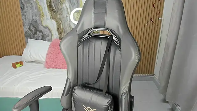 Lili 16 online show from March 15, 11:06 am