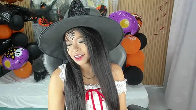 Lili 16 online show from October 28, 11:09 am