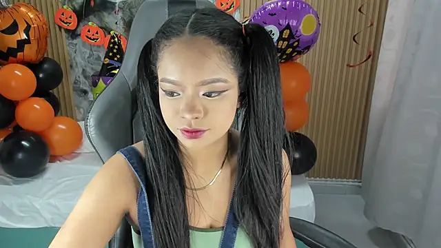 Lili 16 online show from October 20, 11:11 am