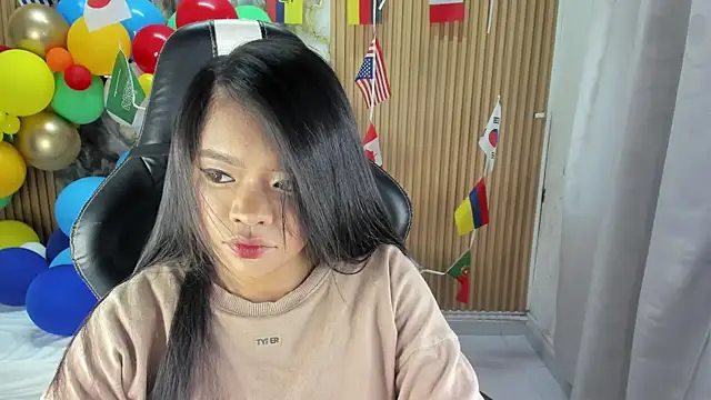 Snapshot of Lili_16 chatting on June 30, 11:10 am Lili 16 online show from June 30, 11:10 am