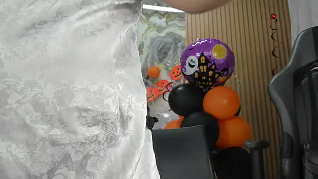 Lili 16 online show from October 21, 11:15 pm