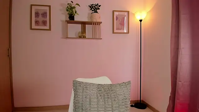 Snapshot of Lilabril chatting on May 29, 2:45 pm Lilabril online show from May 29, 2:45 pm