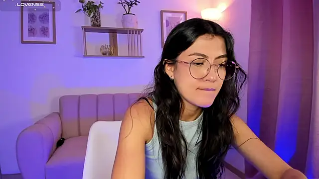 Lilabril online show from July 28, 6:20 pm