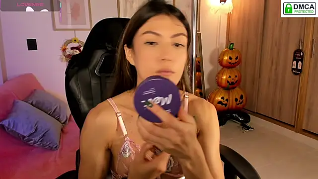 Lilabril online show from October 22, 2:38 pm