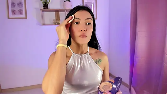 Snapshot of Lilabril chatting on May 25, 2:38 pm Lilabril online show from May 25, 2:38 pm