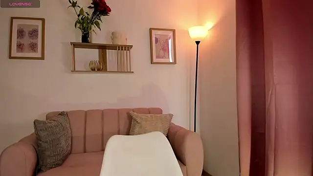 Lilabril online show from July 1, 2:50 pm