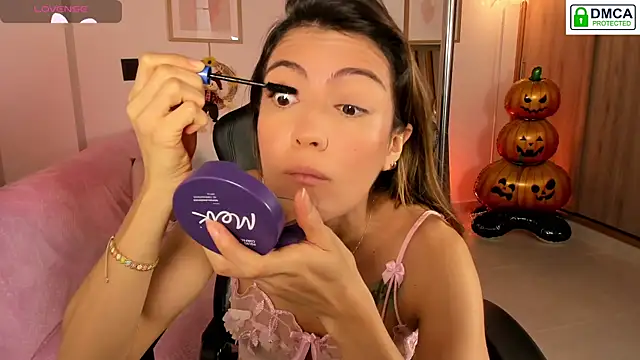 Lilabril online show from October 2, 2:31 pm