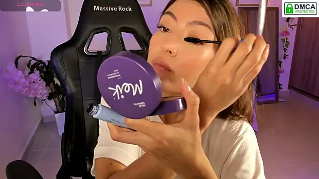 Lilabril online show from December 19, 3:03 pm