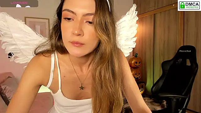 Lilabril online show from October 31, 3:08 pm