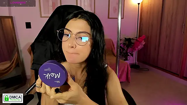 Snapshot of Lilabril chatting on May 9, 1:36 pm Lilabril online show from May 9, 1:36 pm