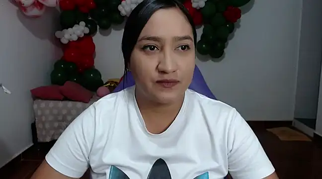 Saracutee1 online show from December 13, 6:05 pm