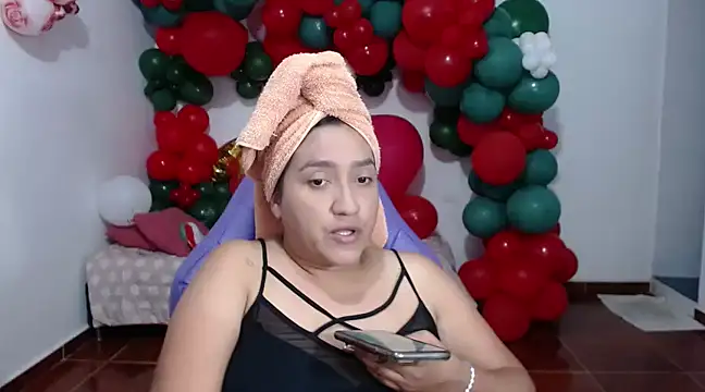 Saracutee1 online show from December 26, 5:51 pm