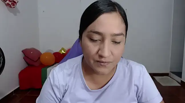 Saracutee1 online show from January 2, 5:18 pm