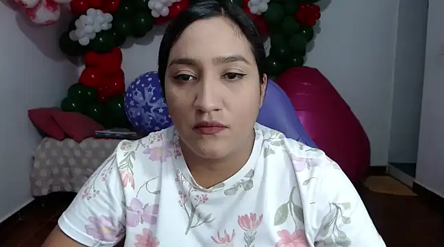 Saracutee1 online show from December 6, 6:33 pm