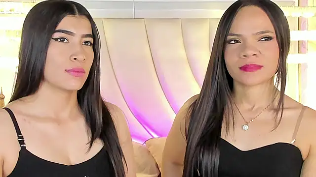 siara and zoe online show from April 9, 10:49 pm