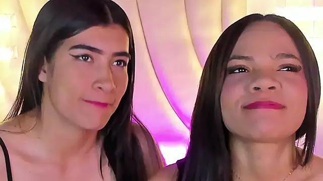 siara and zoe online show from June 18, 11:21 pm