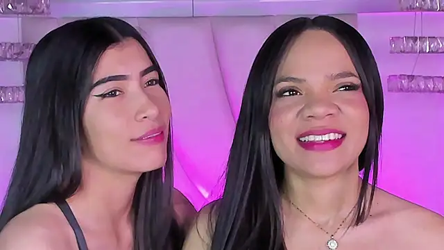 siara and zoe online show from May 6, 10:36 pm
