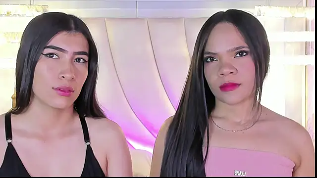 siara and zoe online show from April 14, 10:59 pm