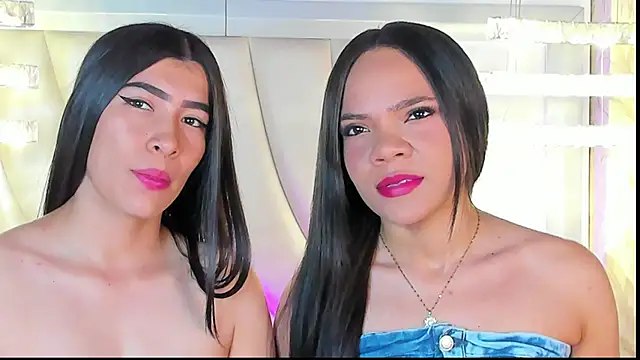siara and zoe online show from April 10, 10:28 pm