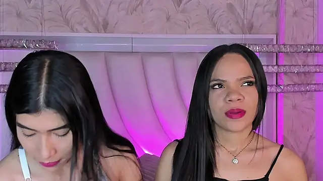 siara and zoe online show from May 5, 11:30 pm