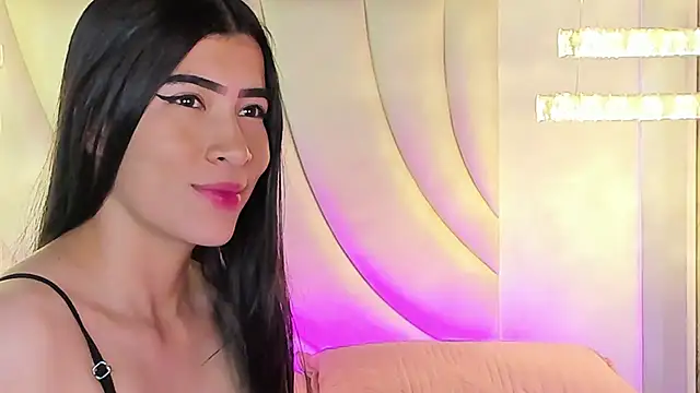 siara and zoe online show from June 2, 10:32 pm