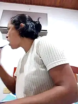 Snapshot of GiveLove1 chatting on February 8, 12:52 am GiveLove1 online show from February 8, 12:52 am