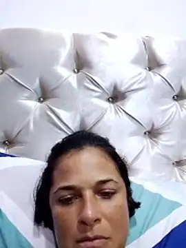 Snapshot of GiveLove1 chatting on January 9, 8:32 am GiveLove1 online show from January 9, 8:32 am