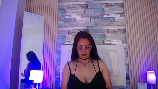 dayana mendoza69 online show from April 17, 9:39 pm