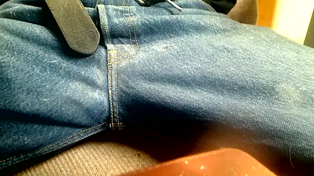 Snapshot of markluvskitty chatting on February 11, 2:39 pm markluvskitty online show from February 11, 2:39 pm