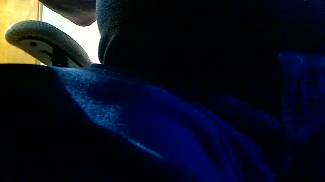 markluvskitty online show from April 21, 12:45 pm
