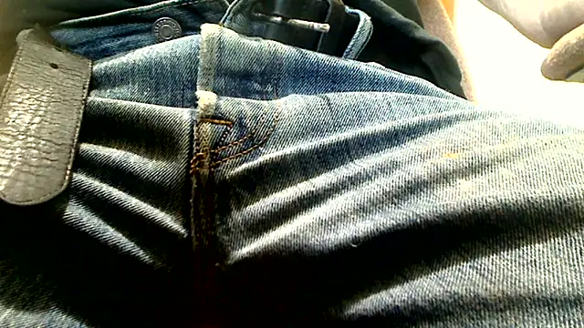 markluvskitty online show from October 6, 12:17 pm