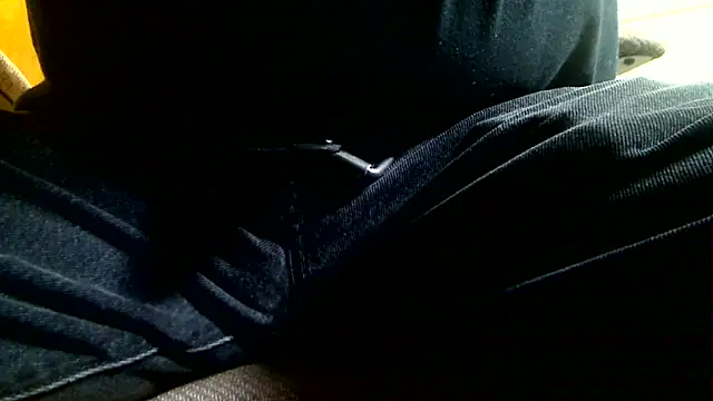 markluvskitty online show from April 8, 12:39 pm