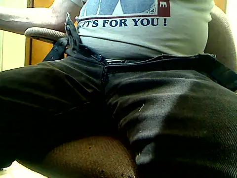 Snapshot of markluvskitty chatting on December 22, 1:33 pm markluvskitty online show from December 22, 1:33 pm