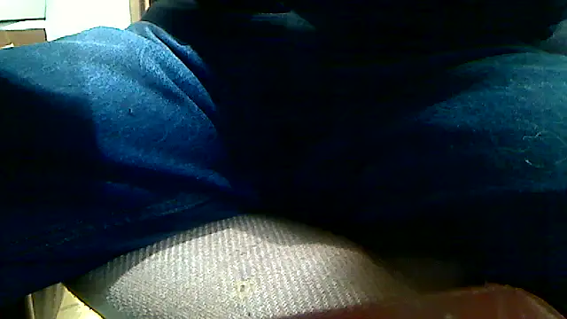 Snapshot of markluvskitty chatting on February 6, 3:19 pm markluvskitty online show from February 6, 3:19 pm