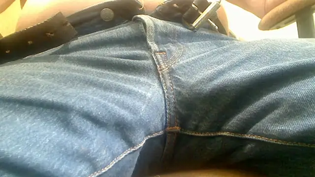 markluvskitty online show from May 19, 1:51 pm