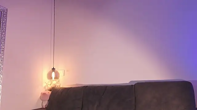 Isabella francoo online show from March 4, 11:40 am