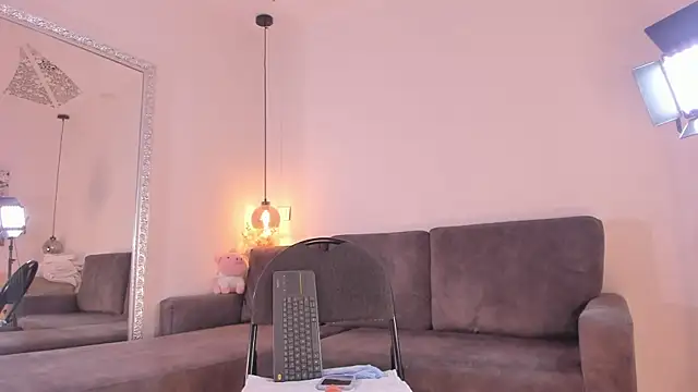 Snapshot of Isabella_francoo chatting on September 11, 12:27 pm Isabella francoo online show from September 11, 12:27 pm