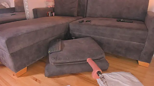 Snapshot of Isabella_francoo chatting on November 17, 12:20 pm Isabella francoo online show from November 17, 12:20 pm