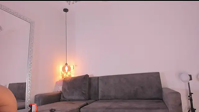 Snapshot of Isabella_francoo chatting on November 4, 12:20 pm Isabella francoo online show from November 4, 12:20 pm