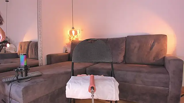 Isabella francoo online show from December 5, 12:15 pm