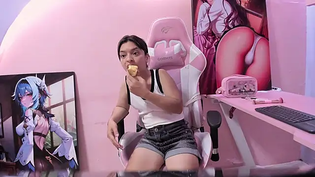 CharlotteMuller online show from April 2, 8:04 pm