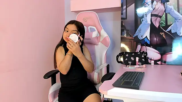 CharlotteMuller online show from April 22, 8:15 pm
