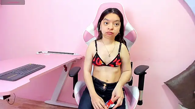 CharlotteMuller online show from December 4, 8:08 pm