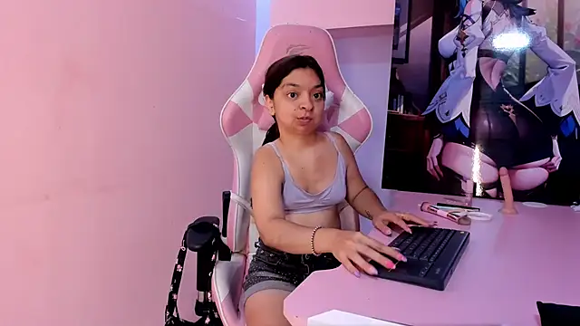 CharlotteMuller online show from April 21, 8:15 pm