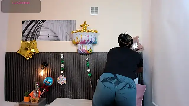 Snapshot of chanel_brunette chatting on March 4, 5:56 pm chanel brunette online show from March 4, 5:56 pm