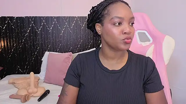 chanel brunette online show from March 16, 7:16 pm